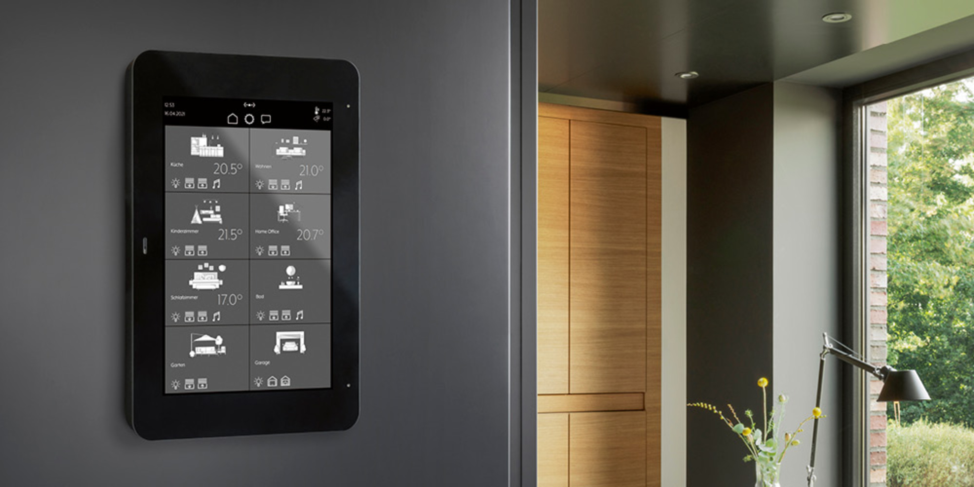JUNG Smart Panel 8 bei LKS Elektro Suhl GmbH in Suhl