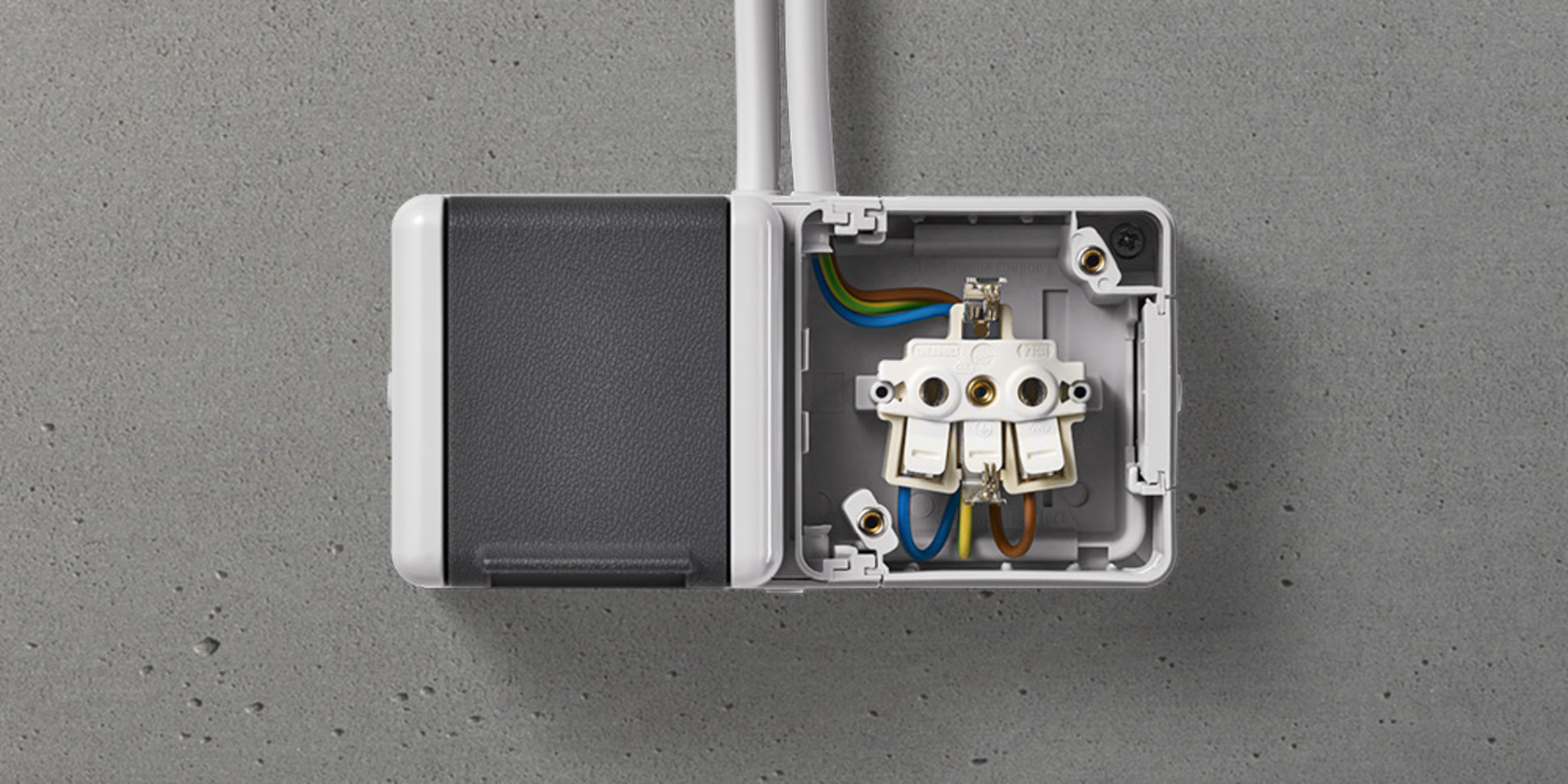 Doppelsteckdose mit Trennsteg bei LKS Elektro Suhl GmbH in Suhl