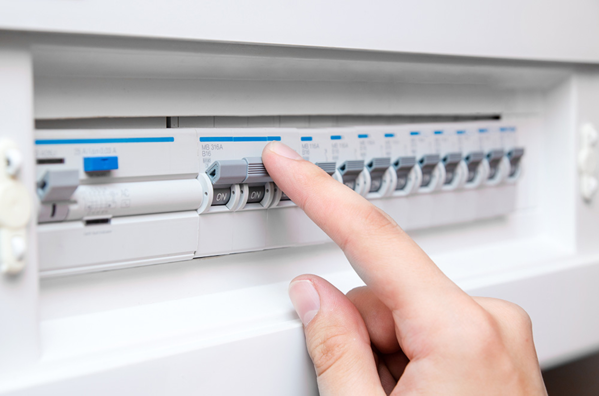Schalt&shy;schrank&shy;bau bei LKS Elektro Suhl GmbH in Suhl